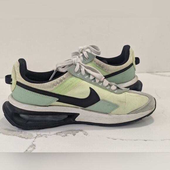 Nike Women's Air Max Pre-Day Light Liquid Lime athletic sneaker shoe running 7.5 - Picture 2 of 8